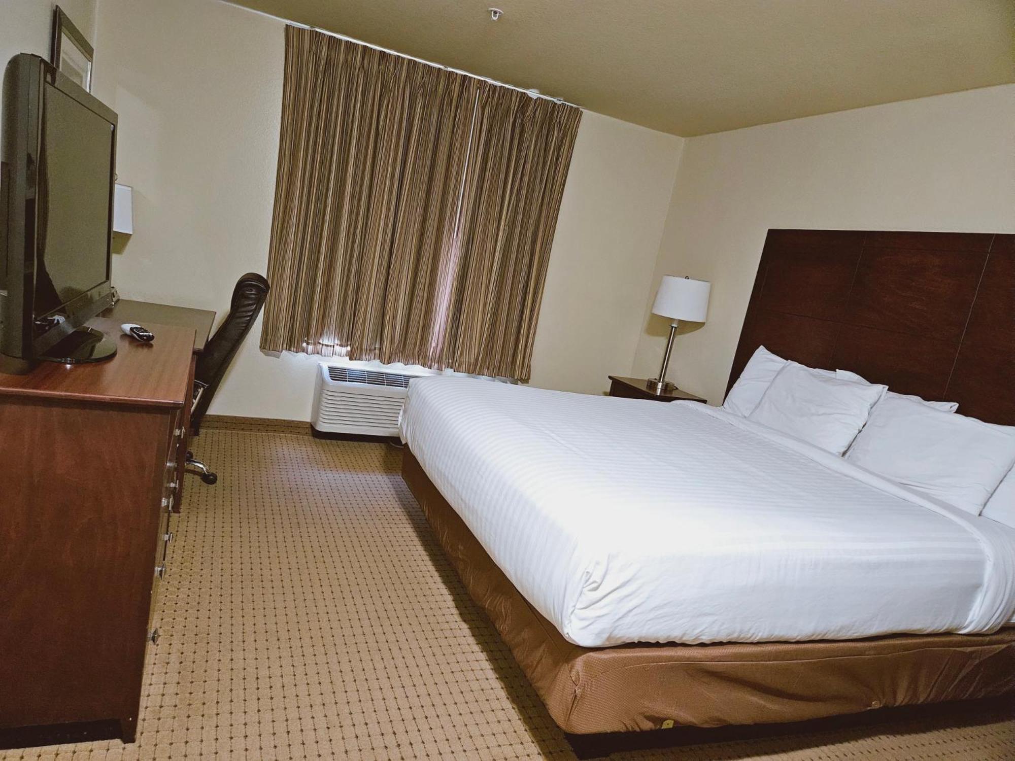Cobblestone Inn & Suites - Bloomfield Экстерьер фото