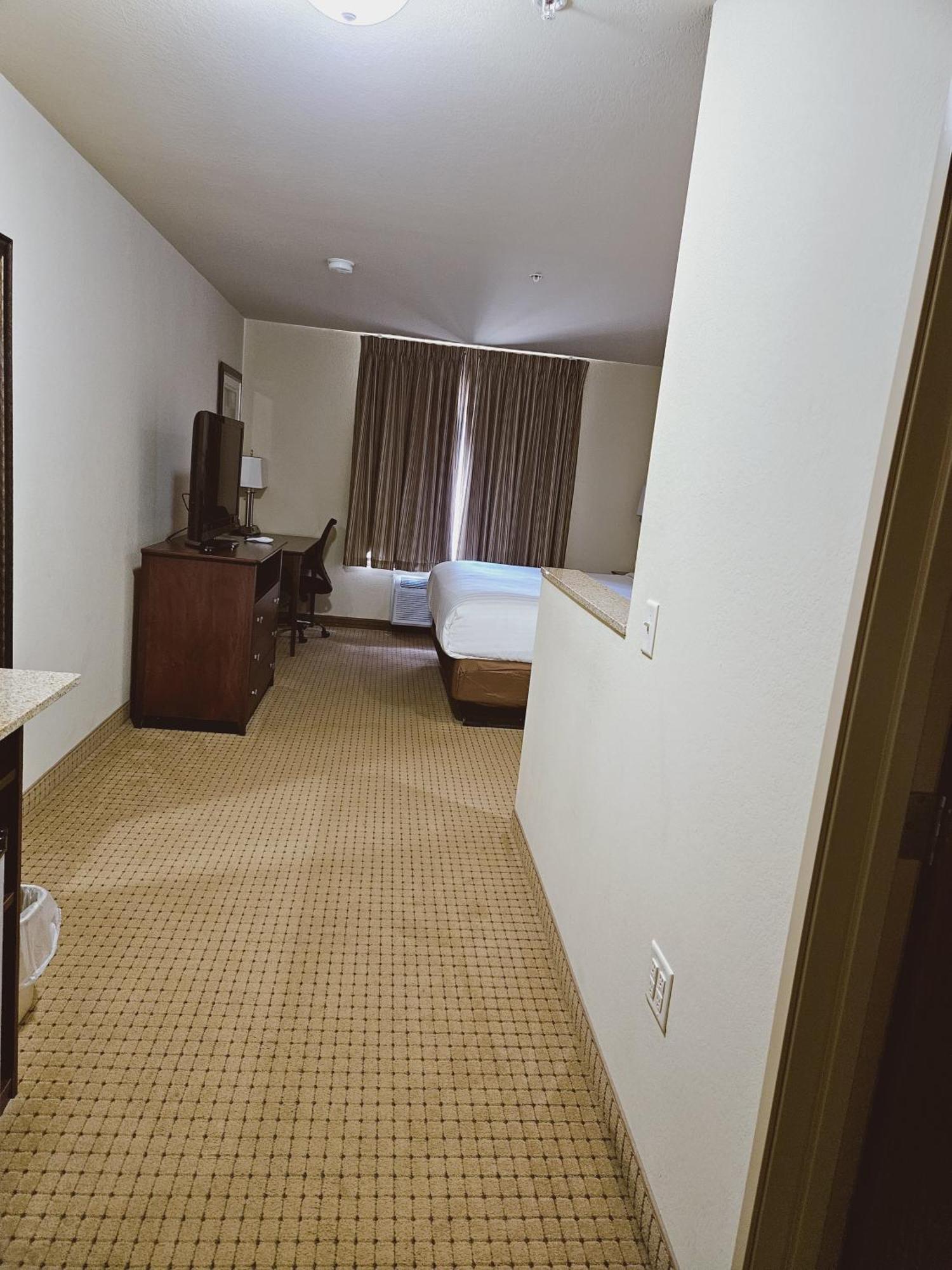 Cobblestone Inn & Suites - Bloomfield Экстерьер фото