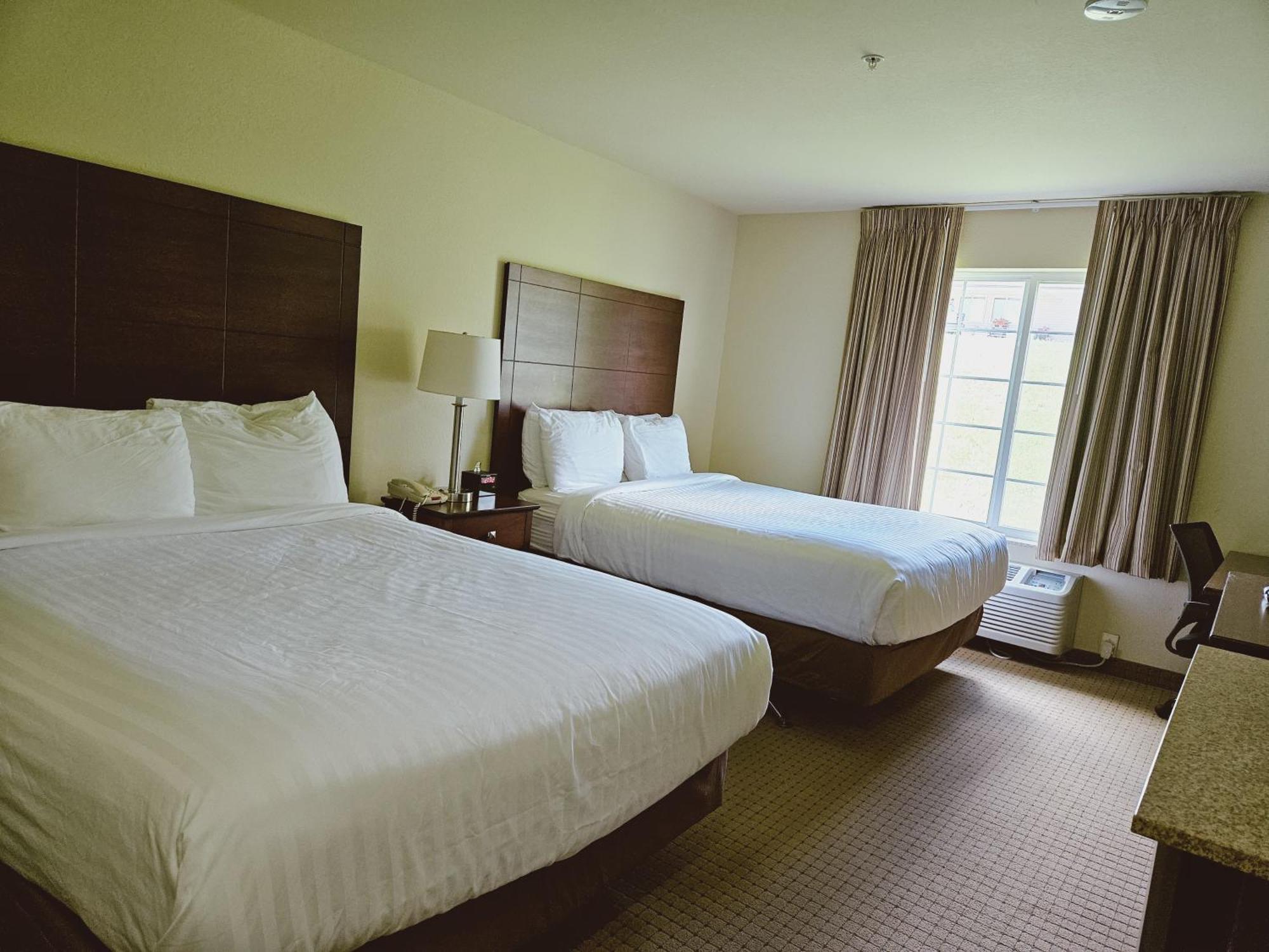 Cobblestone Inn & Suites - Bloomfield Экстерьер фото