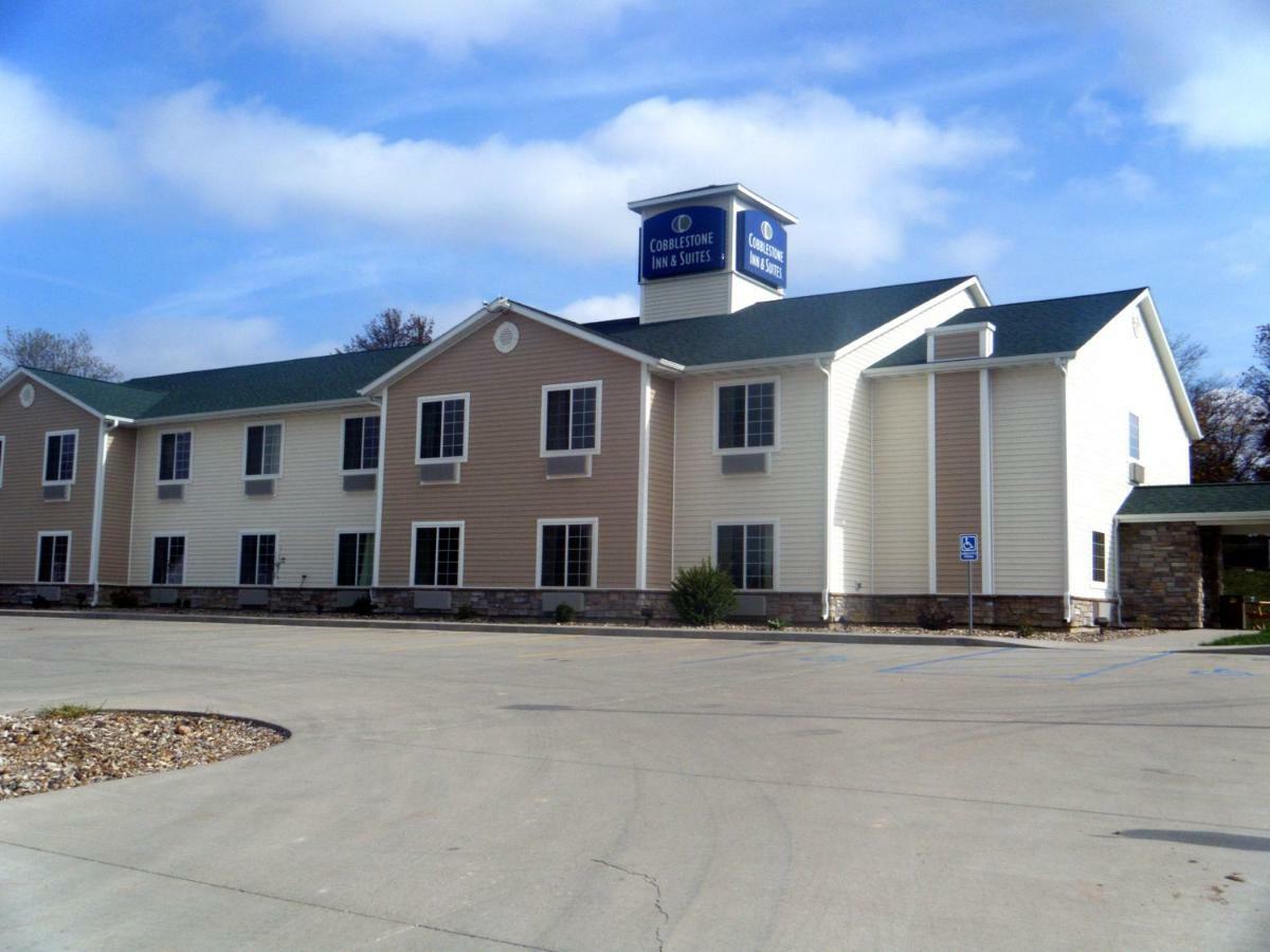 Cobblestone Inn & Suites - Bloomfield Экстерьер фото